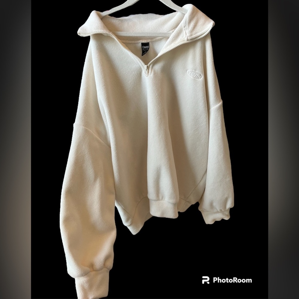 Fleece Collared Sweatshirt
